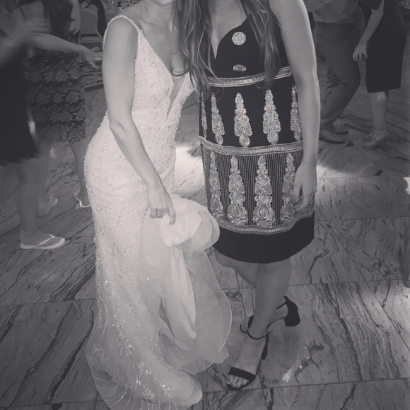 Nicole Miller dress with beautiful details - Picture 2 of 8